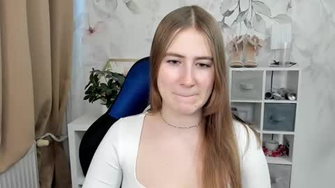 Snapshot of meganx_candy chatting on February 12, 1:50 pm Megan online show from February 12, 1:50 pm