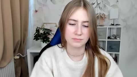 Snapshot of meganx_candy chatting on February 18, 2:13 pm Megan online show from February 18, 2:13 pm