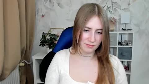 Snapshot of meganx_candy chatting on March 4, 5:08 pm Megan online show from March 4, 5:08 pm