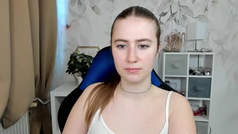 Snapshot of meganx_candy chatting on March 13, 7:37 am Megan online show from March 13, 7:37 am