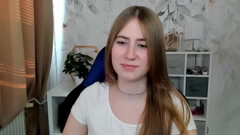 Snapshot of meganx_candy chatting on March 18, 1:36 pm Megan online show from March 18, 1:36 pm