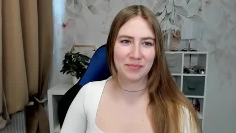 Snapshot of meganx_candy chatting on April 29, 7:23 am Megan online show from April 29, 7:23 am