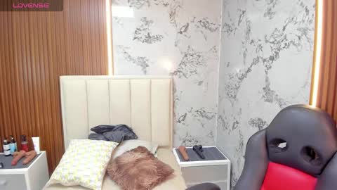 M E G A N  online show from March 16, 3:01 am