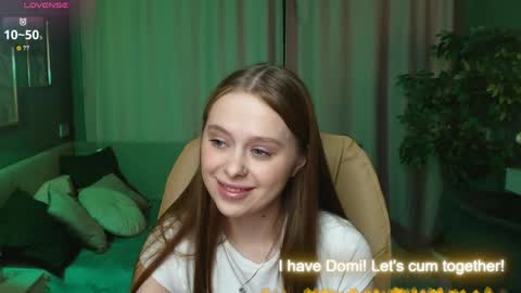 Snapshot of megg_ryan chatting on May 25, 2:34 pm megg_ryan online show from May 25, 2:34 pm