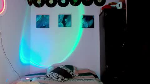 Snapshot of meghan_devil_ chatting on December 17, 4:18 am meghan_devil_ online show from December 17, 4:18 am