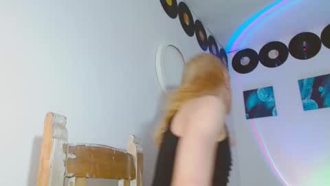 Snapshot of meghan_devil_ chatting on February 11, 4:39 am meghan_devil_ online show from February 11, 4:39 am