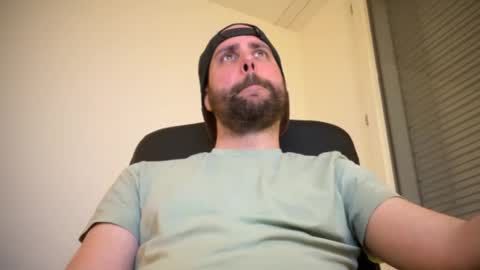 Snapshot of meholic chatting on February 3, 6:39 pm ChrisBigD online show from February 3, 6:39 pm