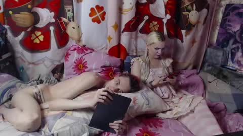 Snapshot of meidiandyuta chatting on December 19, 8:55 pm Yuta and Meidi online show from December 19, 8:55 pm