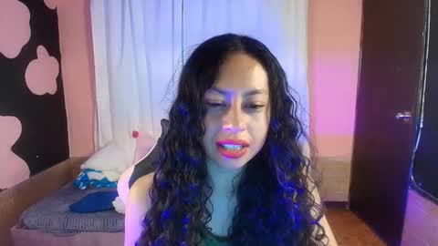 Snapshot of meisy_latina_ chatting on February 27, 10:21 pm meisy_latina_ online show from February 27, 10:21 pm