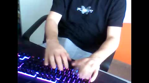 Snapshot of meks5544 chatting on February 26, 1:08 pm meks5544 online show from February 26, 1:08 pm