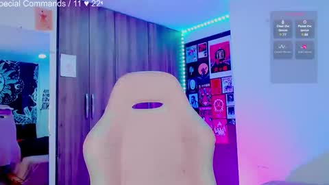 Melissa  -  -  Please help me to reach 100 thumbs up online show from January 21, 4:16 pm