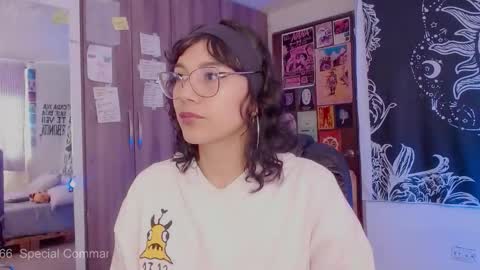 Melissa  -  -  Please help me to reach 100 thumbs up online show from October 14, 4:19 pm