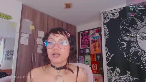 Melissa  -  -  Please help me to reach 100 thumbs up online show from October 30, 5:35 pm