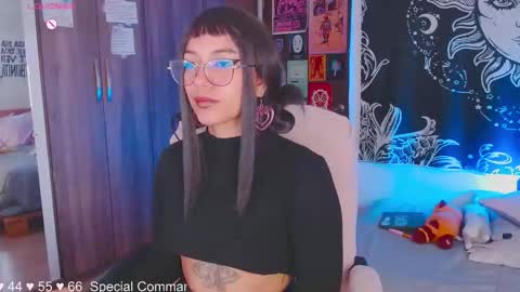 Melissa  -  -  Please help me to reach 100 thumbs up online show from November 7, 2:17 pm