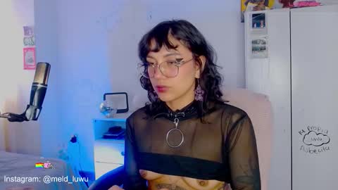 Melissa  -  -  Please help me to reach 100 thumbs up online show from December 22, 7:55 pm