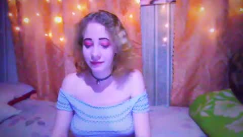 Mel Mellie online show from December 16, 10:45 pm