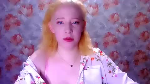 Snapshot of mel_mellie chatting on April 24, 11:29 pm Mel Mellie online show from April 24, 11:29 pm