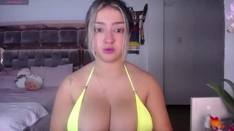 Snapshot of melaany_ chatting on February 12, 11:38 am Melaany online show from February 12, 11:38 am