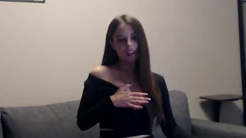 meladams online show from October 28, 9:06 pm