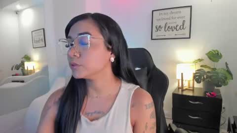 Snapshot of melan_owen chatting on July 10, 10:51 am melan_owen online show from July 10, 10:51 am