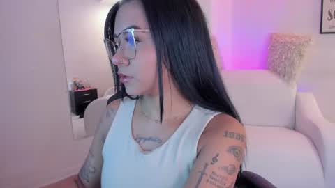 Snapshot of melan_owen chatting on July 23, 11:08 am melan_owen online show from July 23, 11:08 am