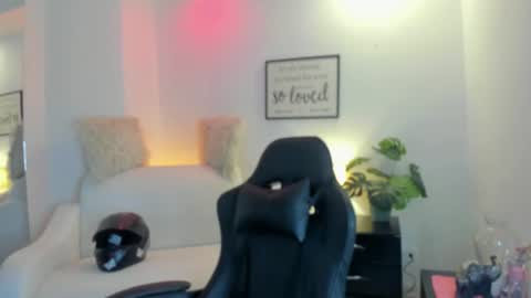 Snapshot of melan_owen chatting on July 26, 10:33 am melan_owen online show from July 26, 10:33 am