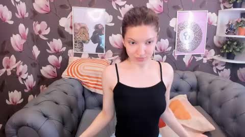 Snapshot of melanie_grant chatting on May 13, 7:39 am Melanie online show from May 13, 7:39 am