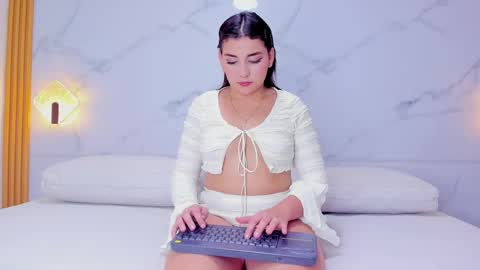 Snapshot of melanie_harl chatting on February 23, 7:11 pm Melanie online show from February 23, 7:11 pm