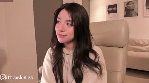 Melanie online show from June 27, 2:05 am