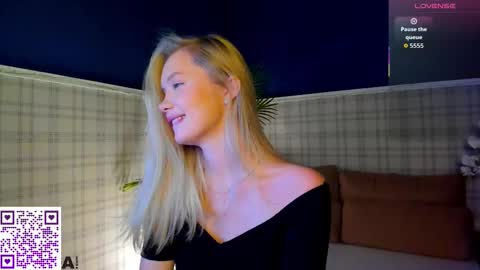 Snapshot of melanie_ryer chatting on October 4, 1:14 am Melanie online show from October 4, 1:14 am