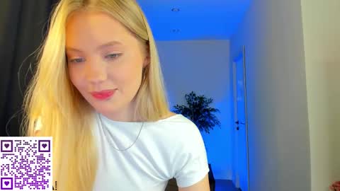 Snapshot of melanie_ryer chatting on October 16, 12:33 am Melanie online show from October 16, 12:33 am