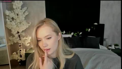 Melanie online show from December 14, 12:27 am