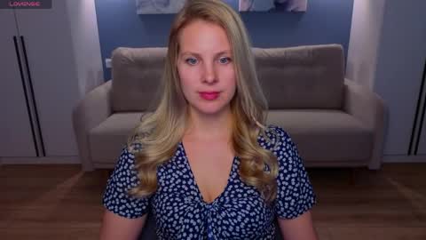 Snapshot of melaniebennett chatting on April 23, 12:29 pm Melanie Bennett online show from April 23, 12:29 pm