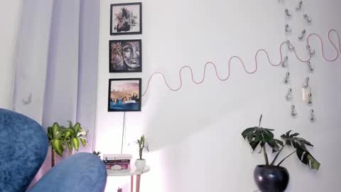 Snapshot of melaniegagner_ chatting on December 13, 2:21 am Melany online show from December 13, 2:21 am