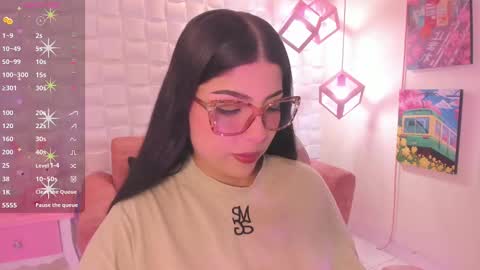 Snapshot of melaniegrayx chatting on September 11, 2:28 pm melaniegrayx online show from September 11, 2:28 pm