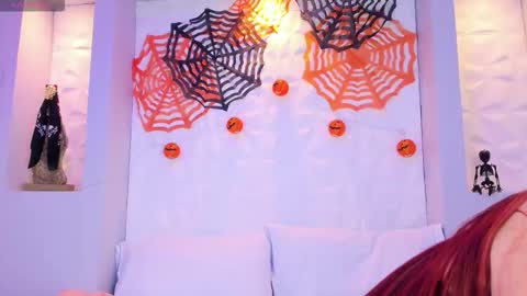 Melanie online show from October 31, 11:44 am