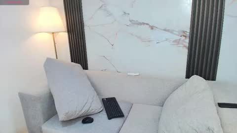 Melanie online show from November 8, 12:27 pm