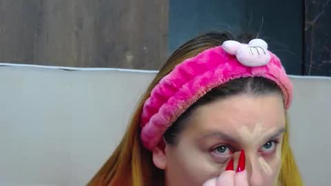 melanniebrown online show from December 17, 6:41 am