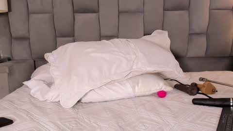 MelanyLuv online show from December 8, 1:02 am