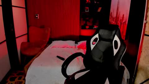 MelanyLuv online show from December 4, 11:57 pm