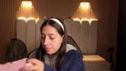 melanny_petite online show from April 10, 11:26 am