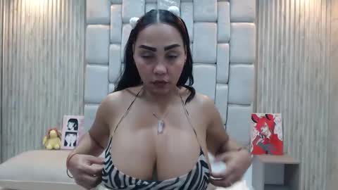 Snapshot of melany_contrera777 chatting on May 28, 4:32 am melany_contrera777 online show from May 28, 4:32 am