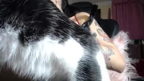 melany online show from November 19, 6:30 pm