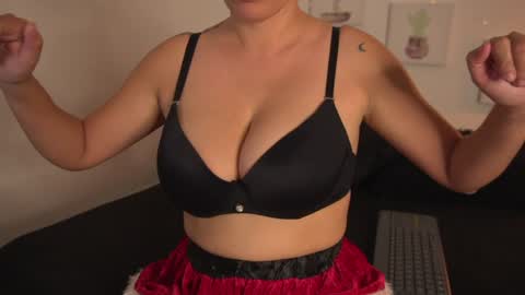 melany online show from December 4, 10:51 pm