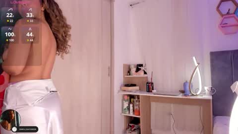 Snapshot of melina_ferrer1 chatting on October 20, 9:54 am EI online show from October 20, 9:54 am