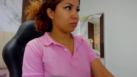 M E L I N A  online show from November 15, 12:23 pm