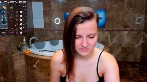 Melinda online show from September 14, 1:38 am