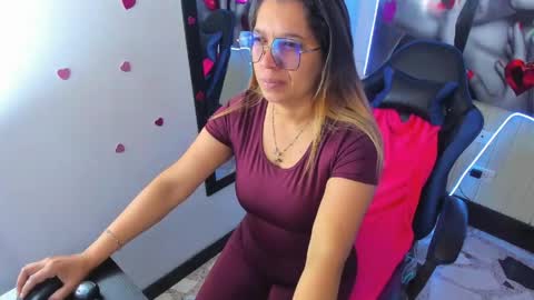 Snapshot of melisa_14 chatting on June 4, 11:27 am Melisa online show from June 4, 11:27 am