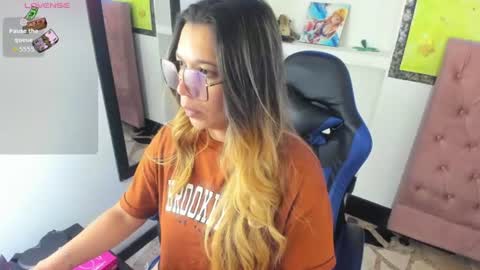 Snapshot of melisa_14 chatting on June 14, 11:34 am Melisa online show from June 14, 11:34 am
