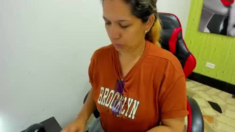 Snapshot of melisa_14 chatting on June 21, 1:46 pm Melisa online show from June 21, 1:46 pm